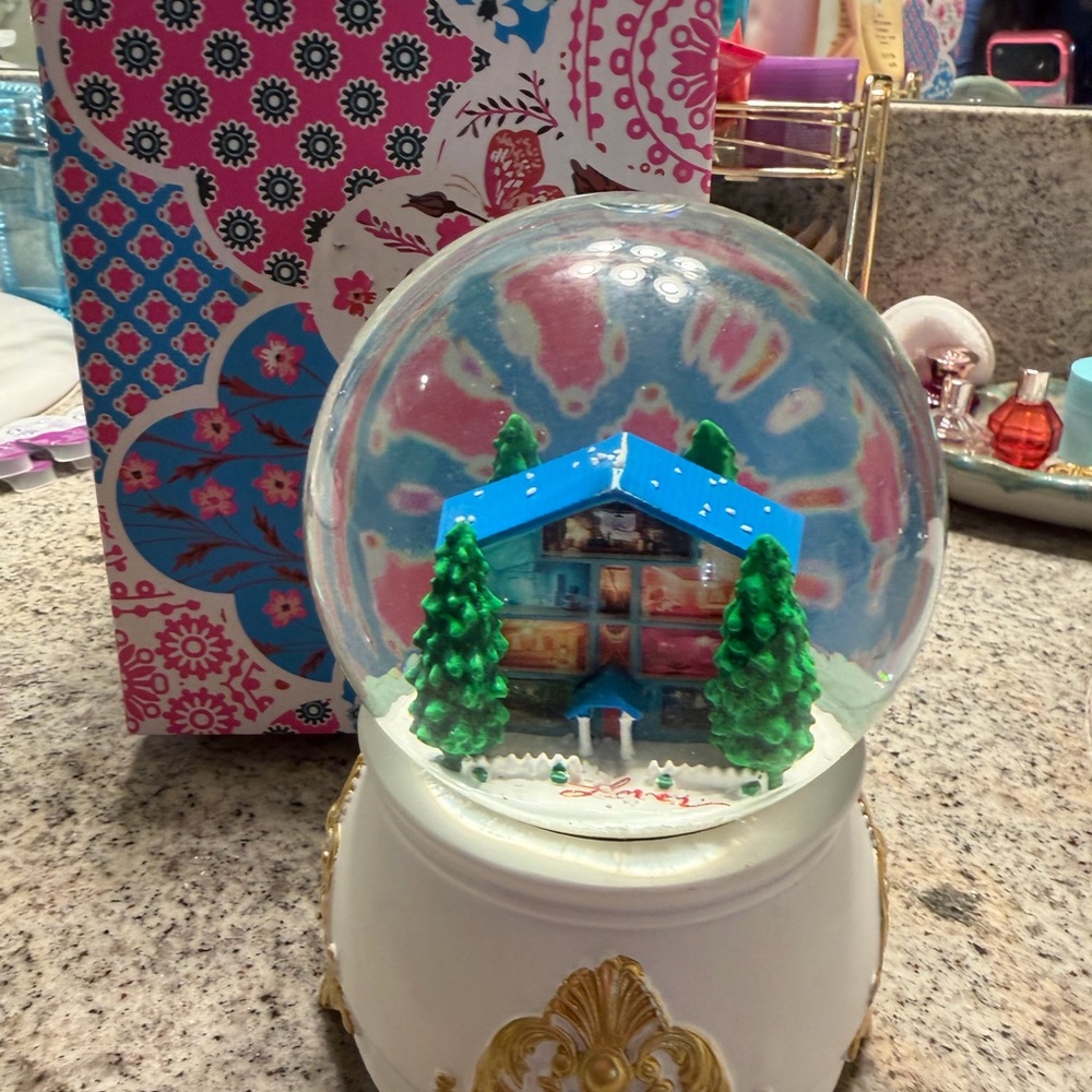 Taylor Swift Lover Snow Globe
